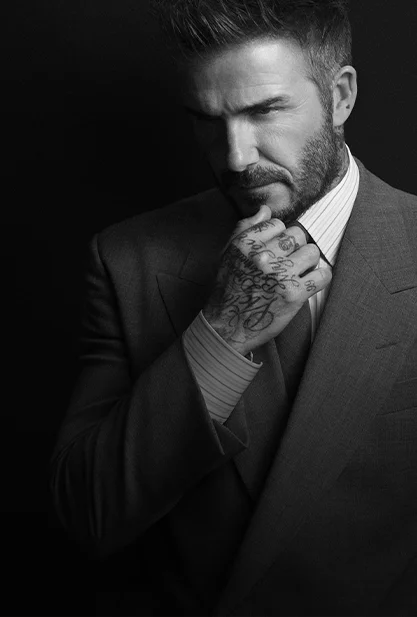 Ein Schwarz-Weiß-Porträt von David Backham (Portrait)